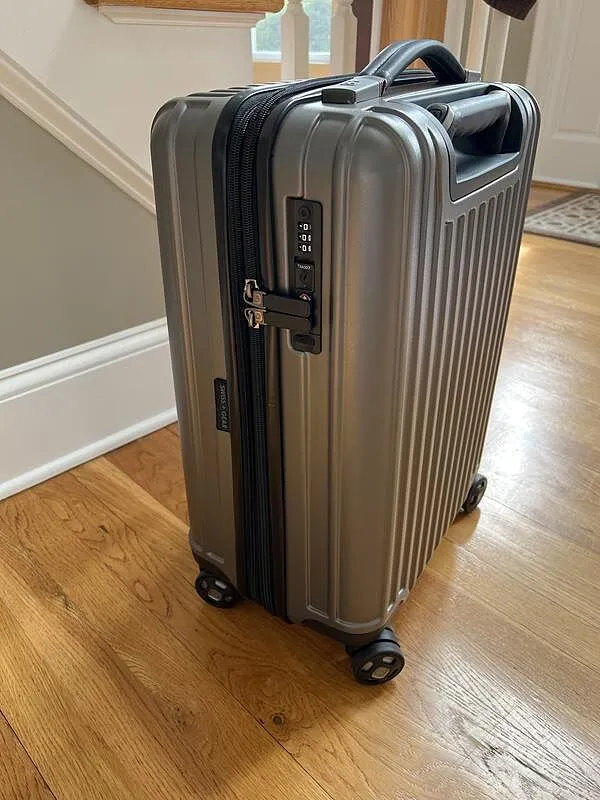 SWISSGEAR Ridge Carry-On Spinner kabinekuffert USB