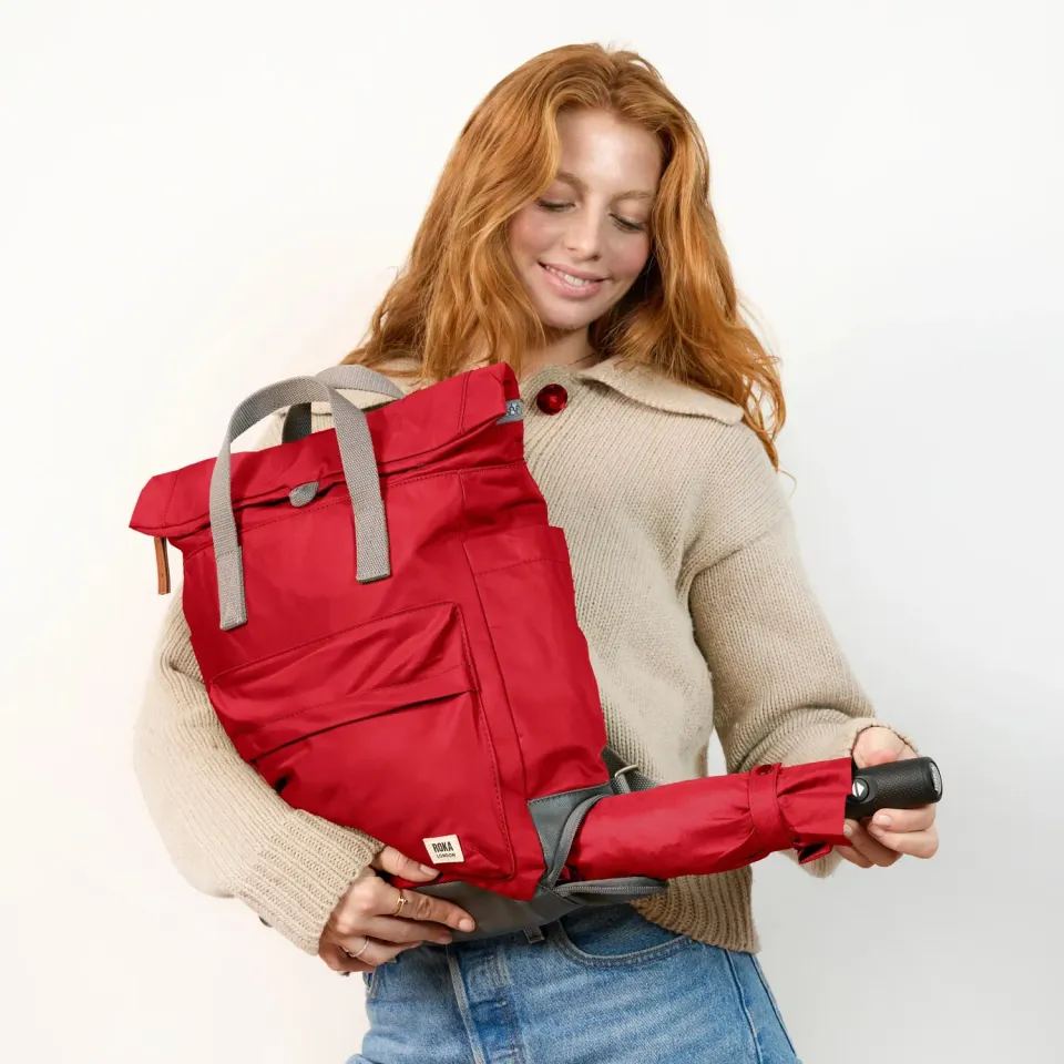 Roka London Bayswater Cranberry rygsæk paraplylomme