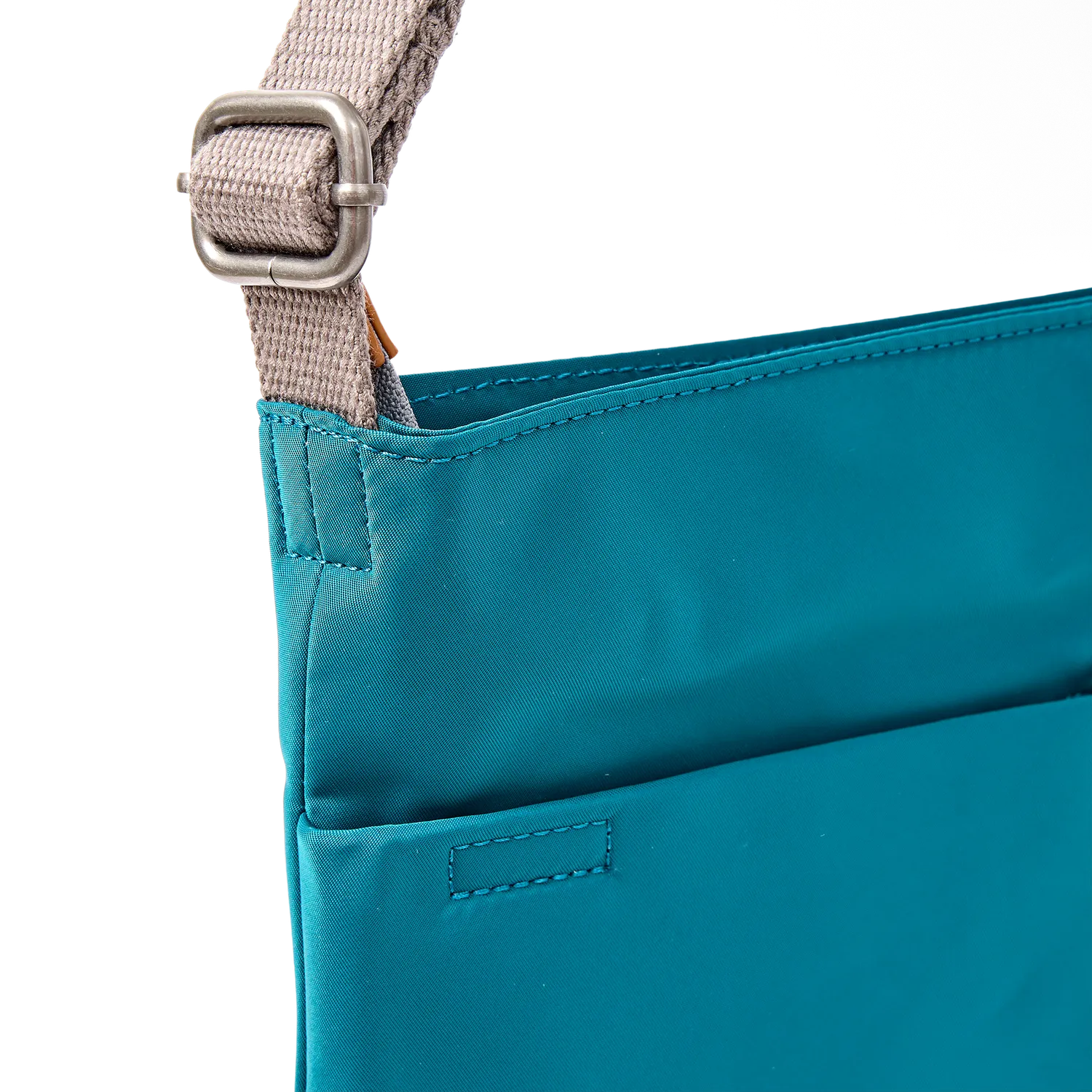 Roka London Kennington Crossbody taske North Sea genbrug
