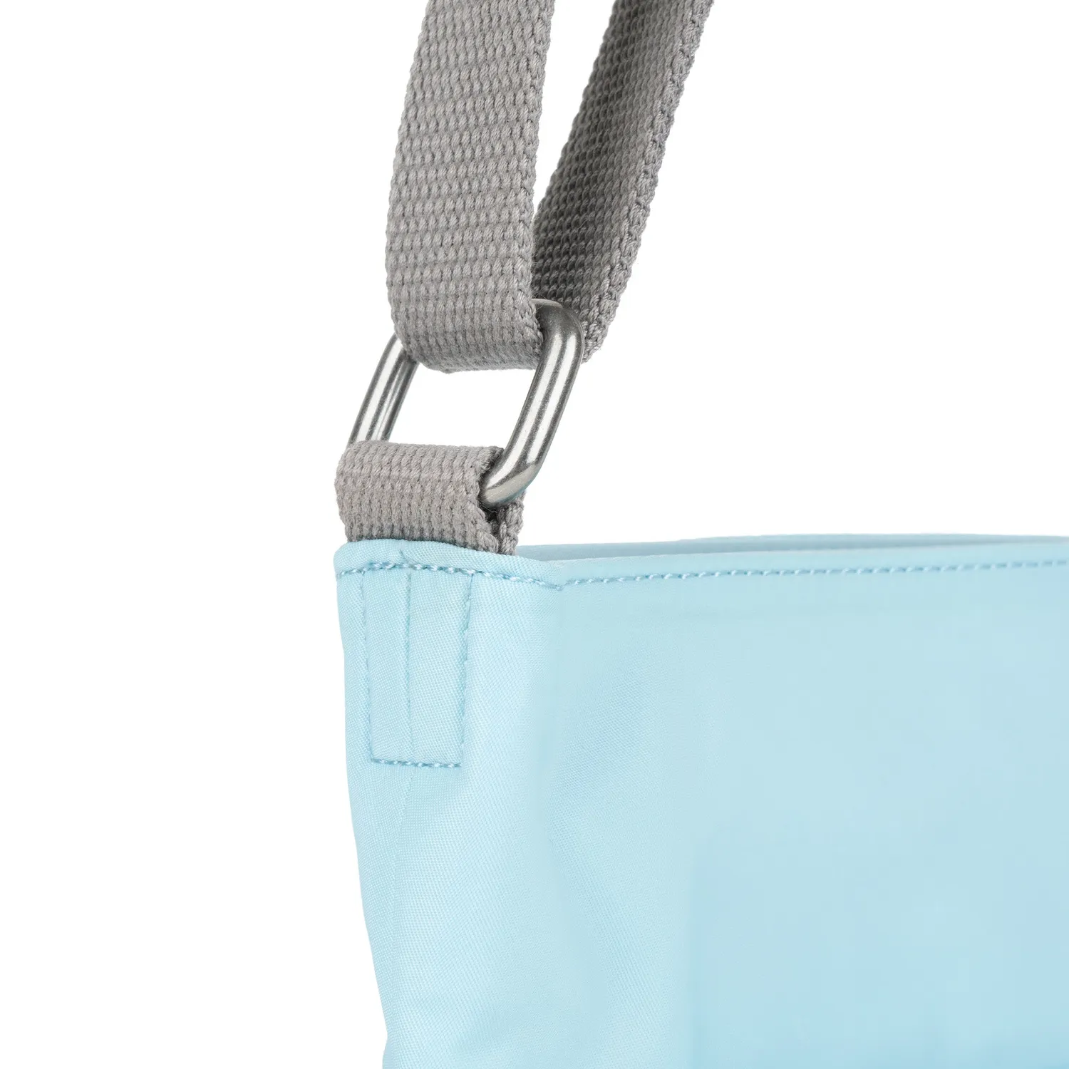 Roka London Kennington crossbody taske Canal 2,7 liter justerbar