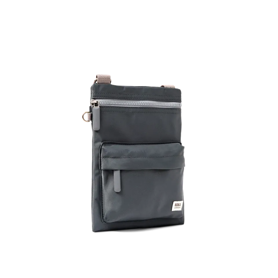 Roka London Chelsea B Medium crossbody Beluga 0,6 liter