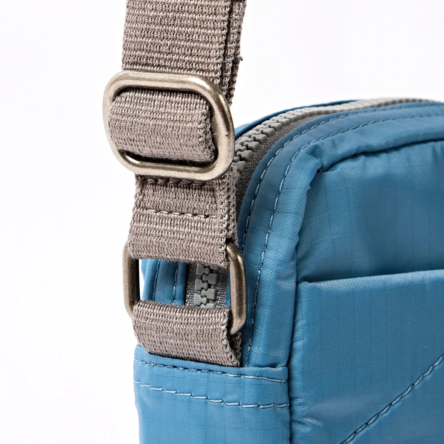 Roka Bond crossbody Retro Blue Ripstop Small 1,5 liter