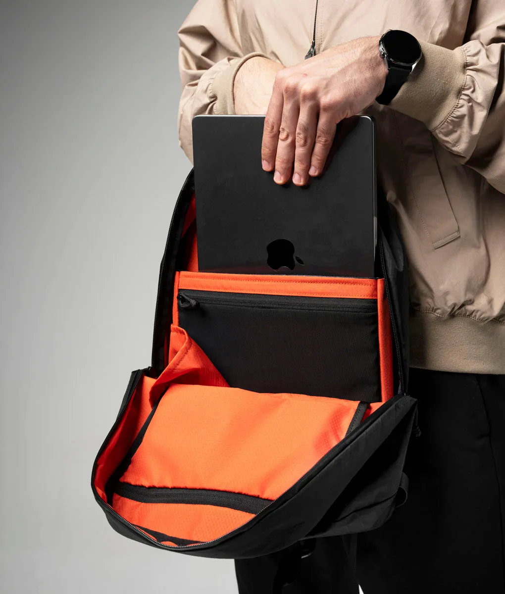 Alpaka Essential rygsæk 16L sort X-Pac