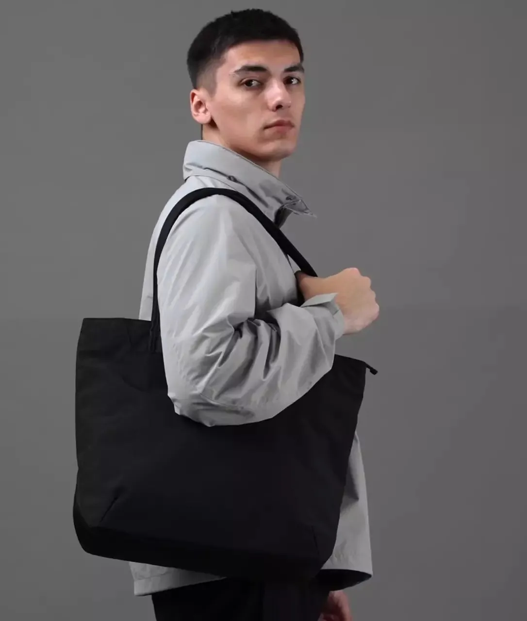 Alpaka Flight Tote L tote sort stor