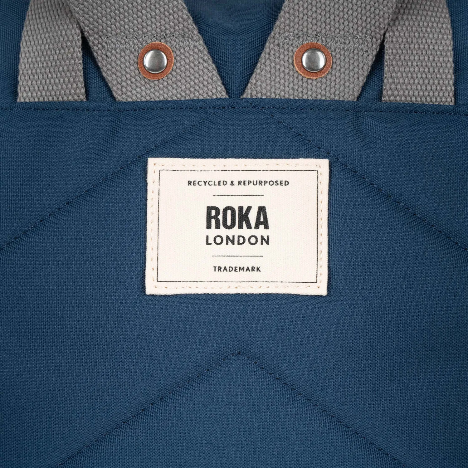 Roka London Waterhouse rygsæk Medium deep blue 15 liter