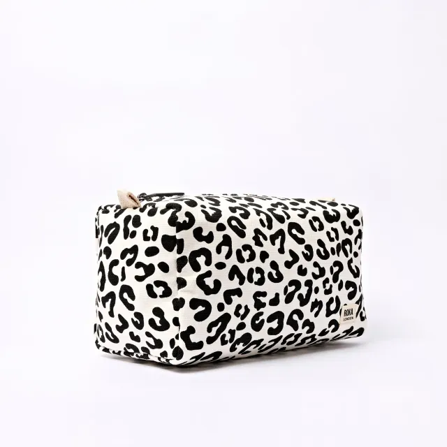 Roka London Maygrove toilettaske summer leopard 4,8 liter