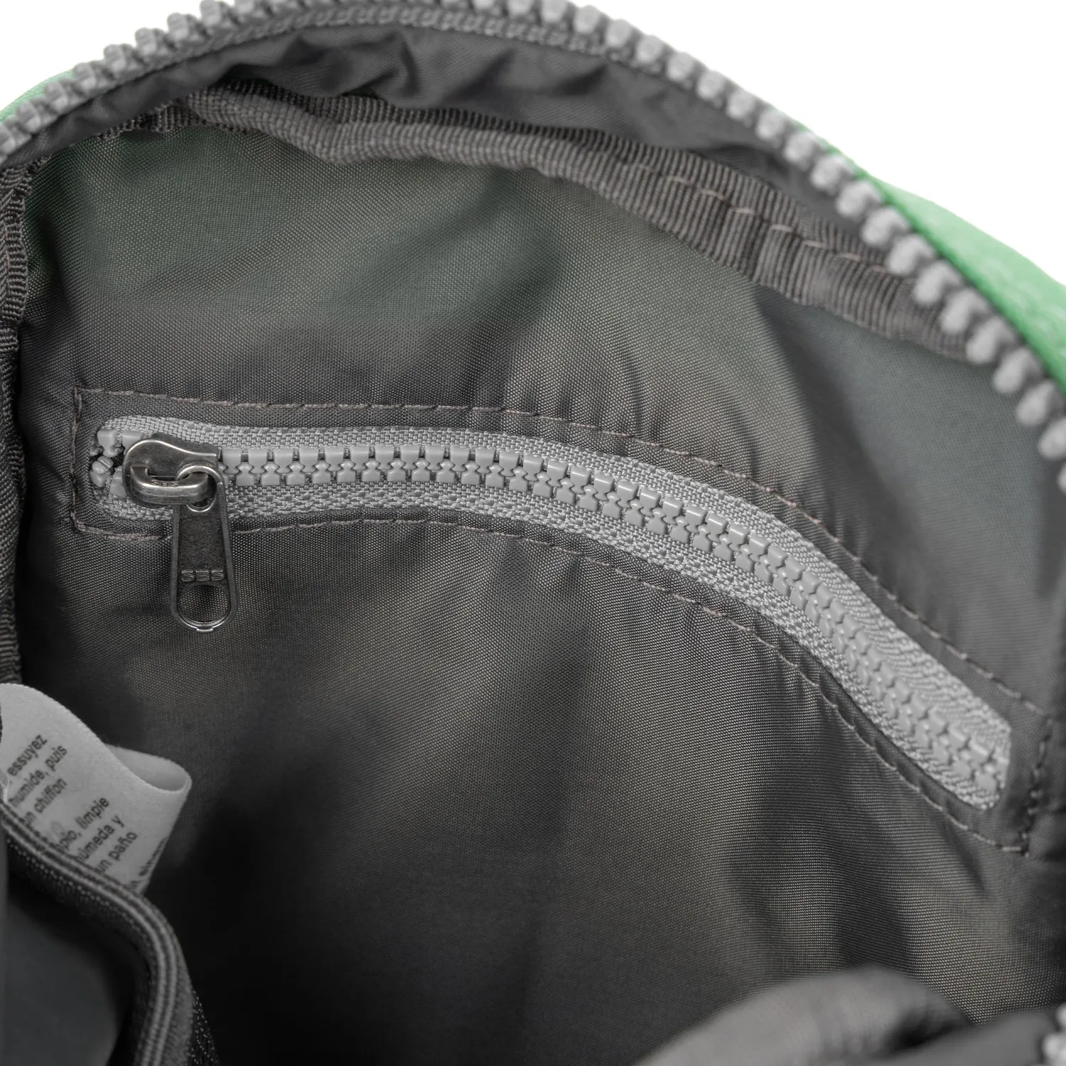 Roka London Bond Pocket crossbody taske peppermint small vejrbestandig