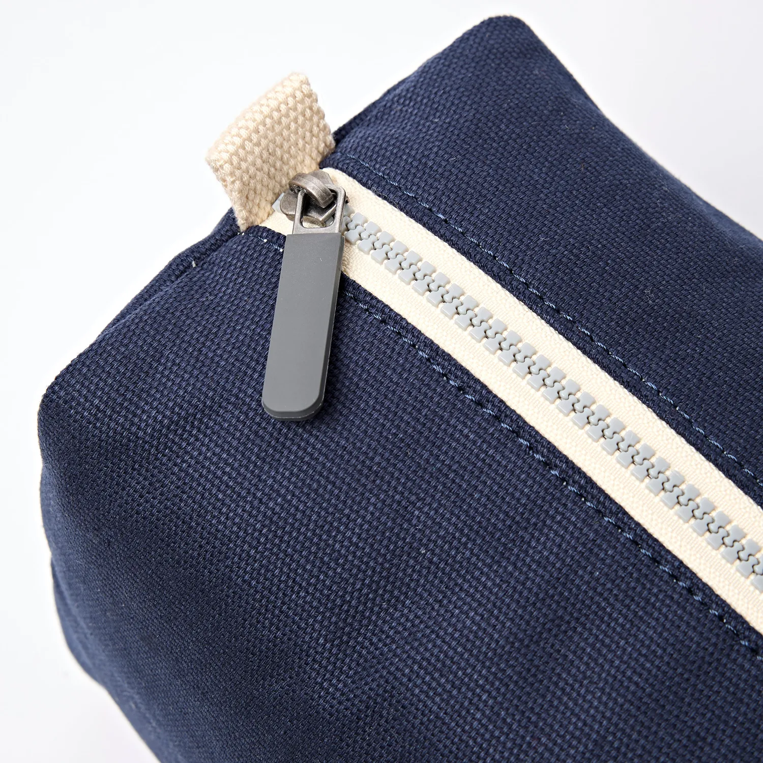 Roka London Maygrove toilettaske midnight small vandafvisende