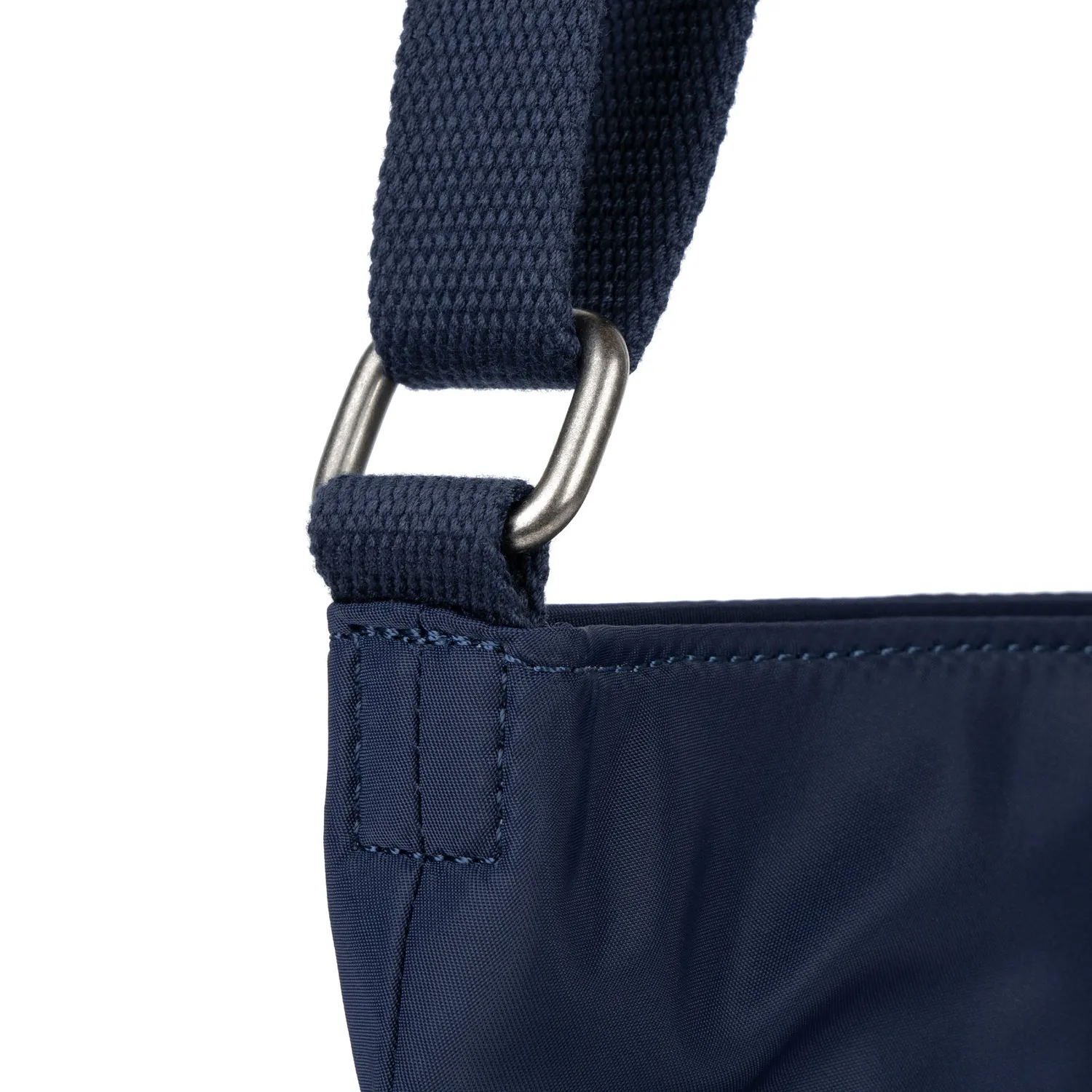 Roka London Kennington crossbody taske Medium indigo 2,7 liter