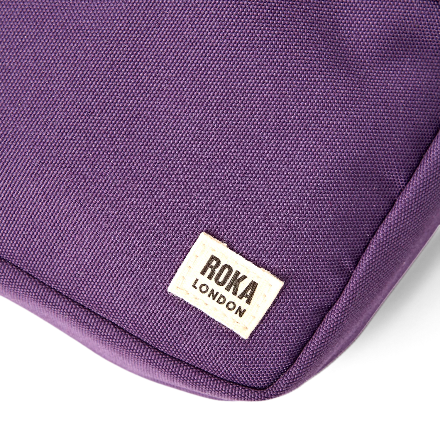 Roka London Bond Small crossbody taske Deep Grape 1,5 liter