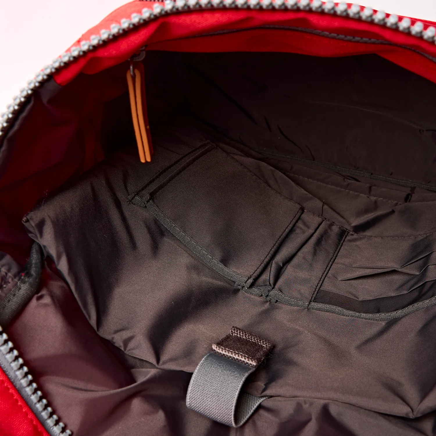 Roka London Finchley rygsæk Scarlet Medium laptop 15" vandtæt