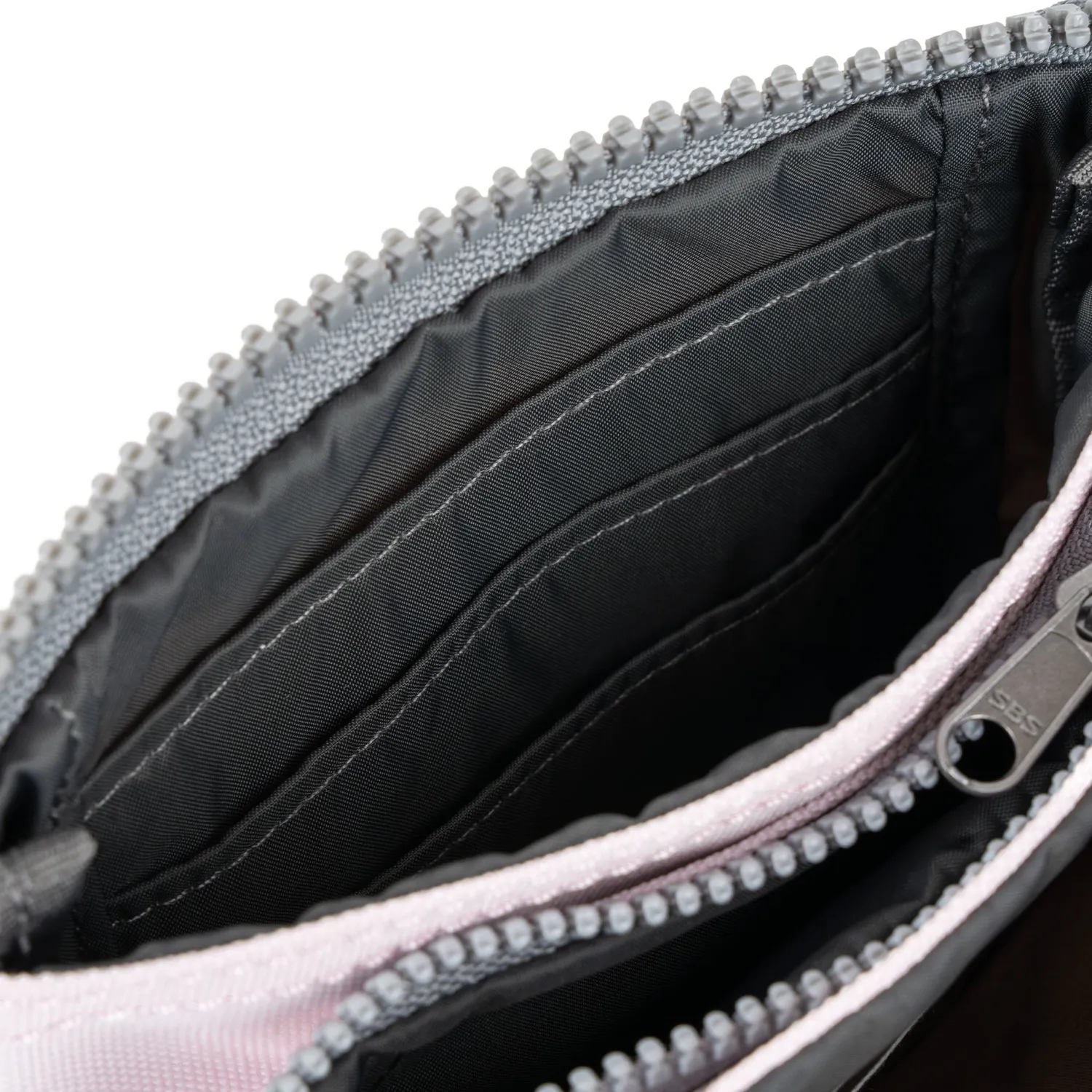 Roka London Carnaby pung Small Transcendent Pink vegansk