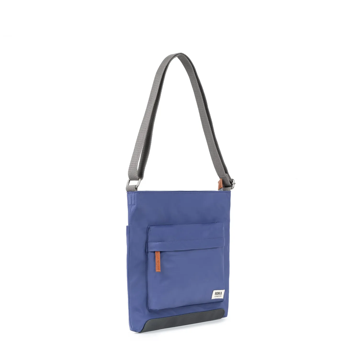 Roka London Kennington crossbody taske indigo 2,7 liter medium