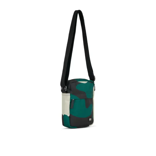 Roka London Bond Pocket crossbody taske Small camo rosa