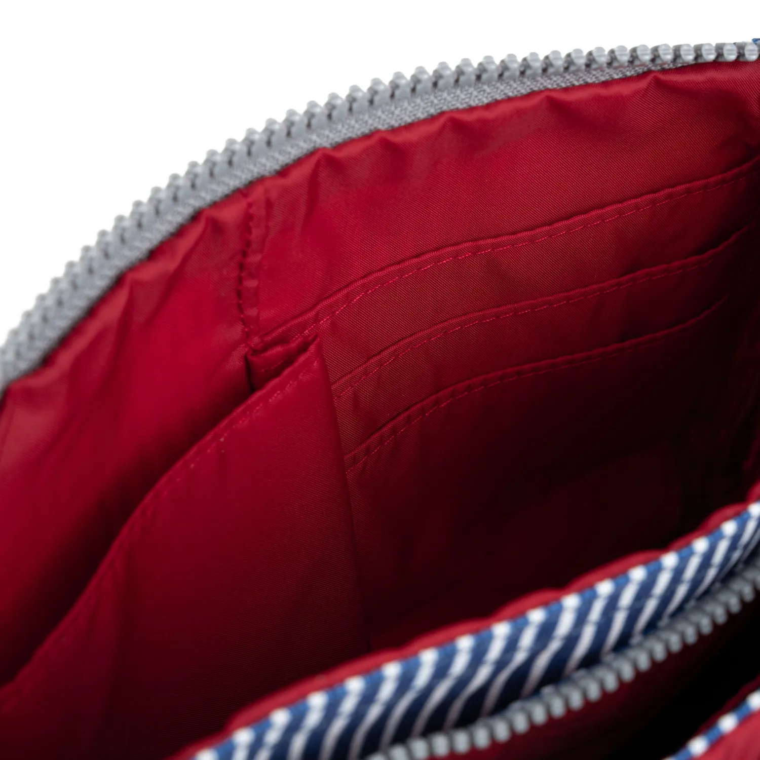 Roka London Carnaby XL crossbody taske Extra Large blå vegansk