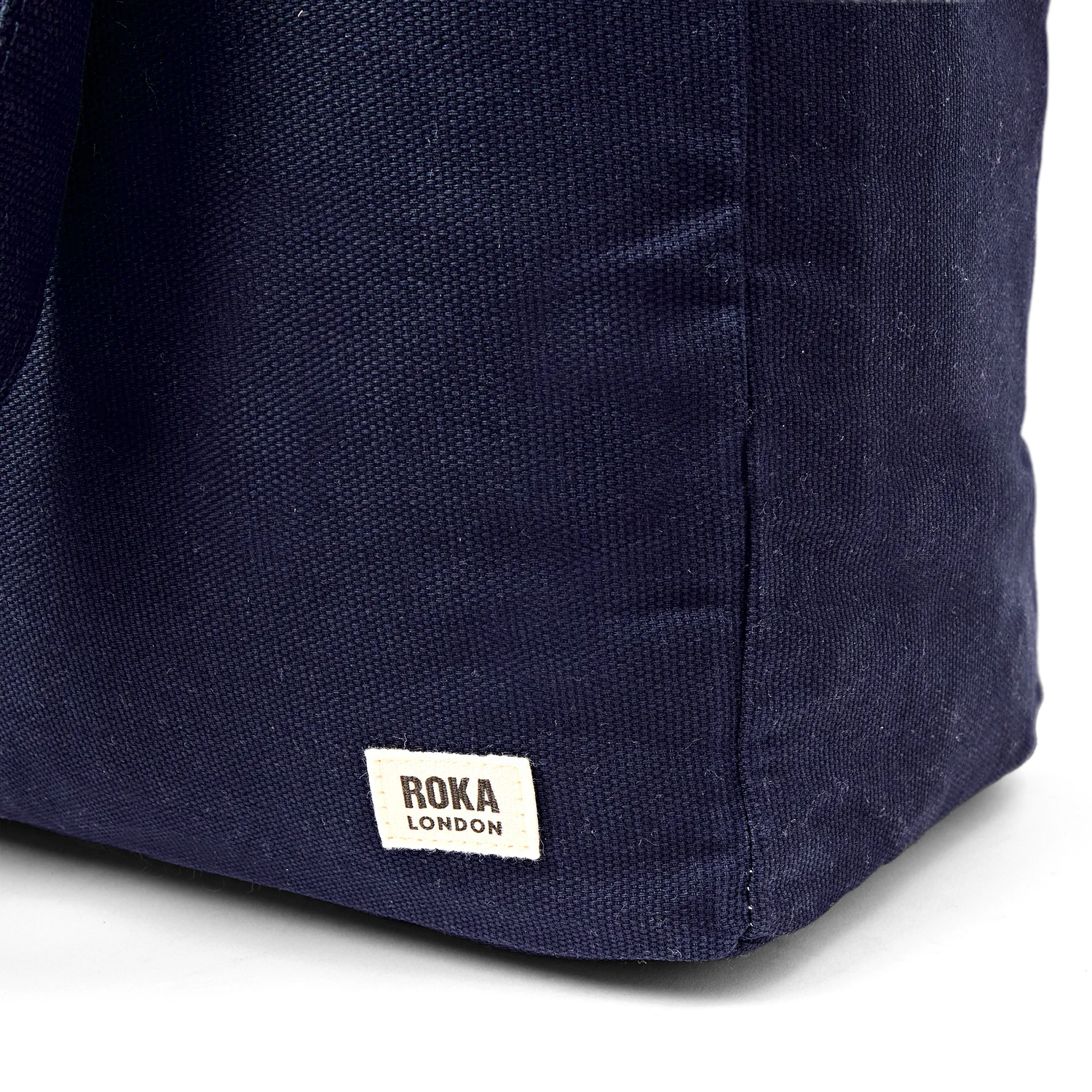 Roka London Sloane skuldertaske Medium navy laptoprum