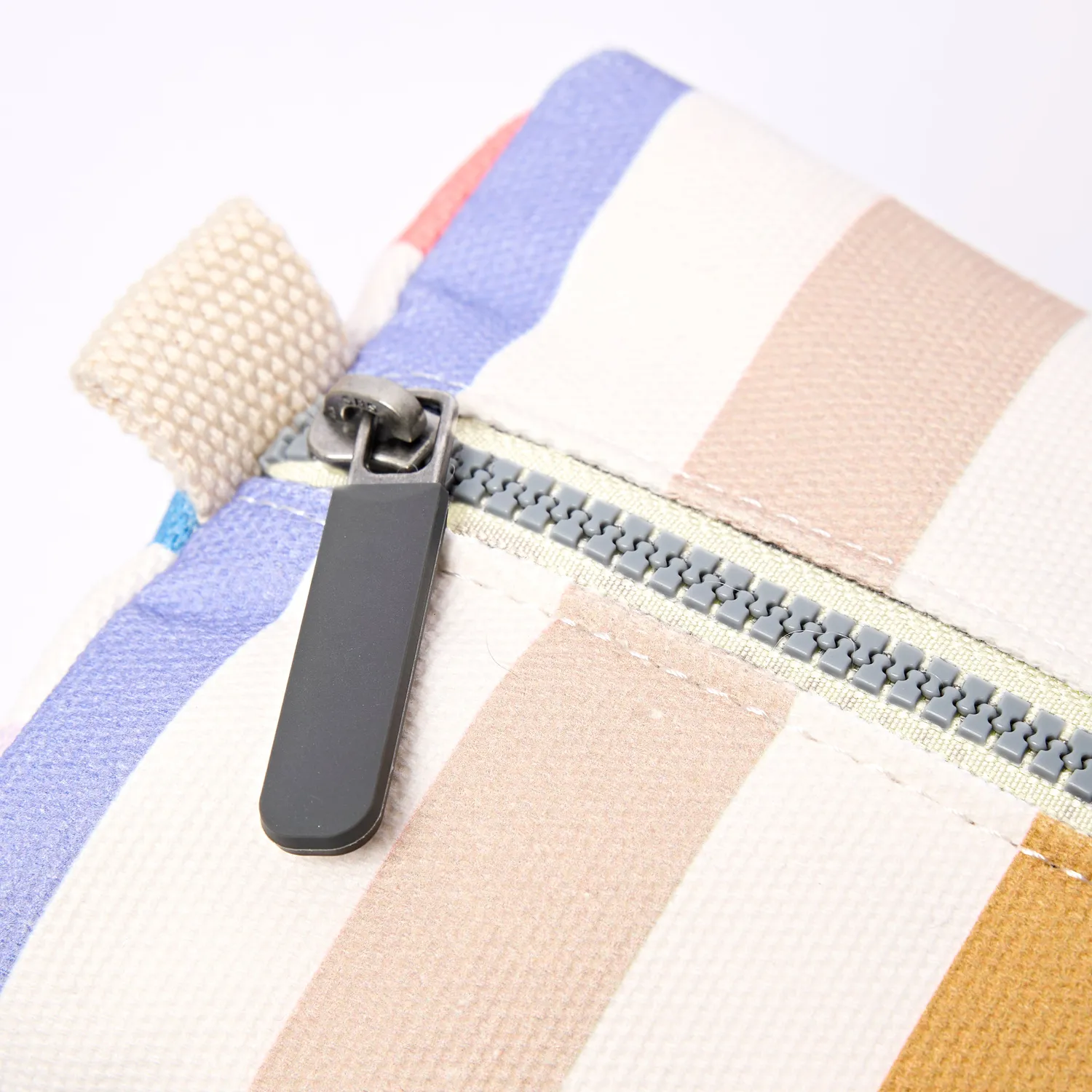 Roka London Maygrove toilettaske Small pastel multi stripe