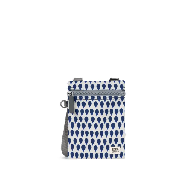 Roka London Chelsea XS mobiltaske Denim Rain 85 g