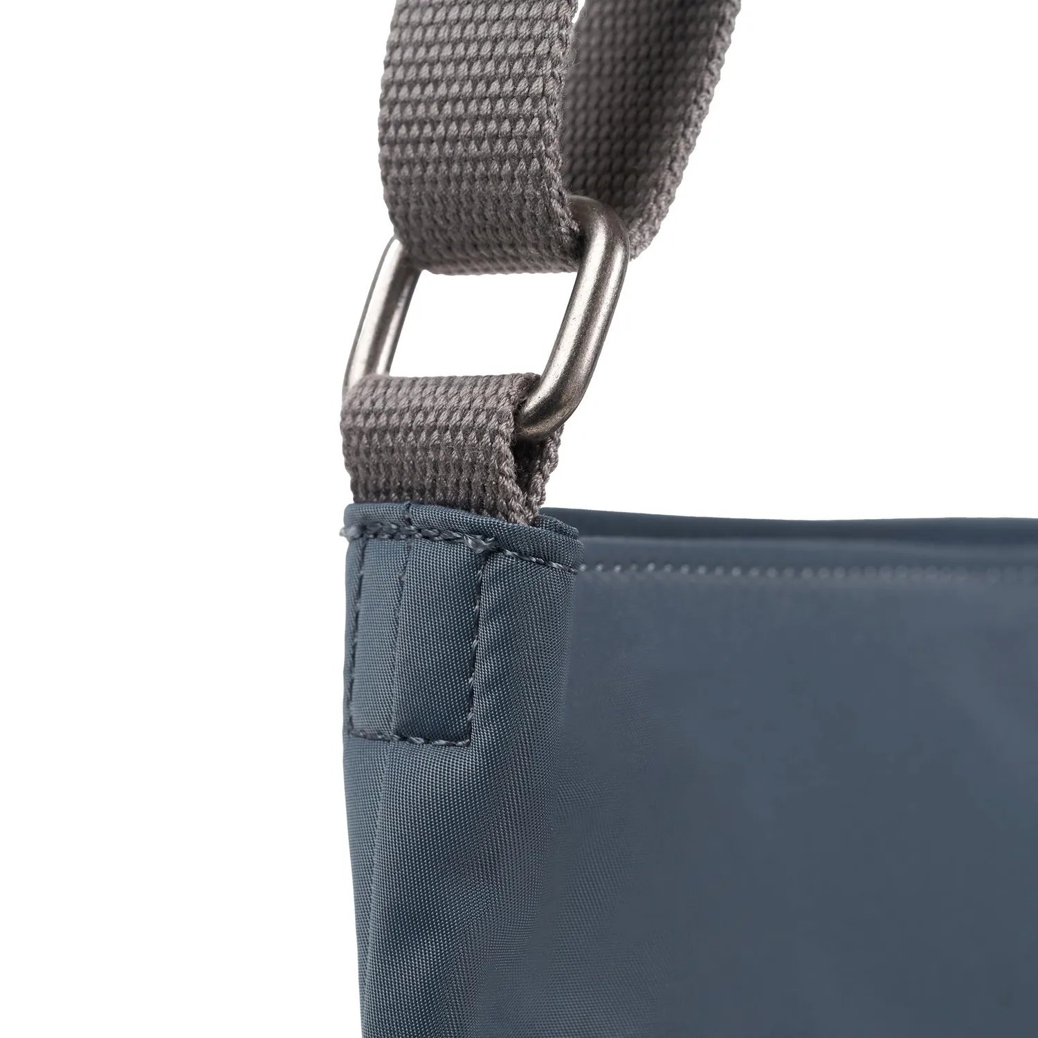 Roka Kennington crossbody taske Grey Tonal Medium nylon