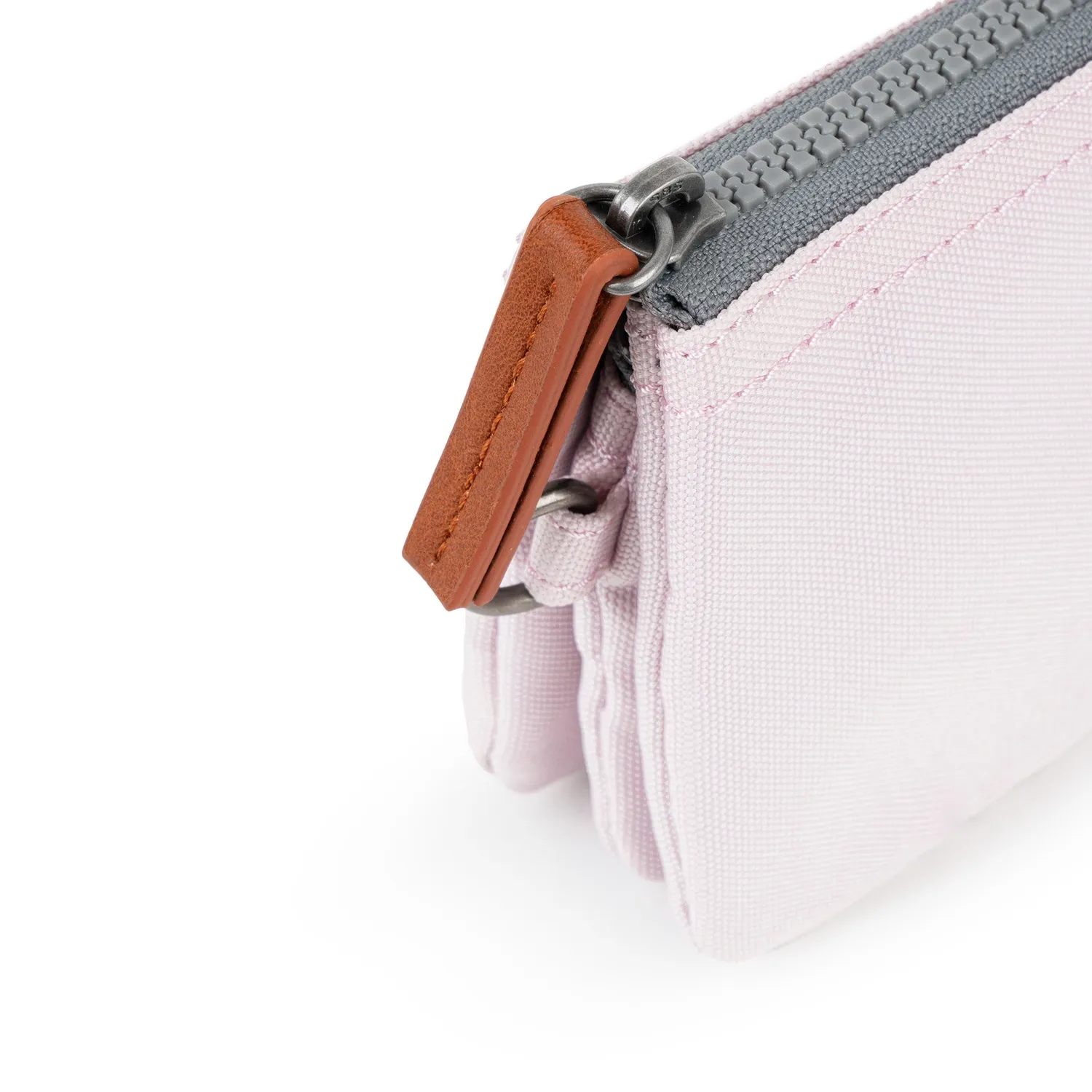 Roka London Carnaby pung Small Transcendent Pink vegansk