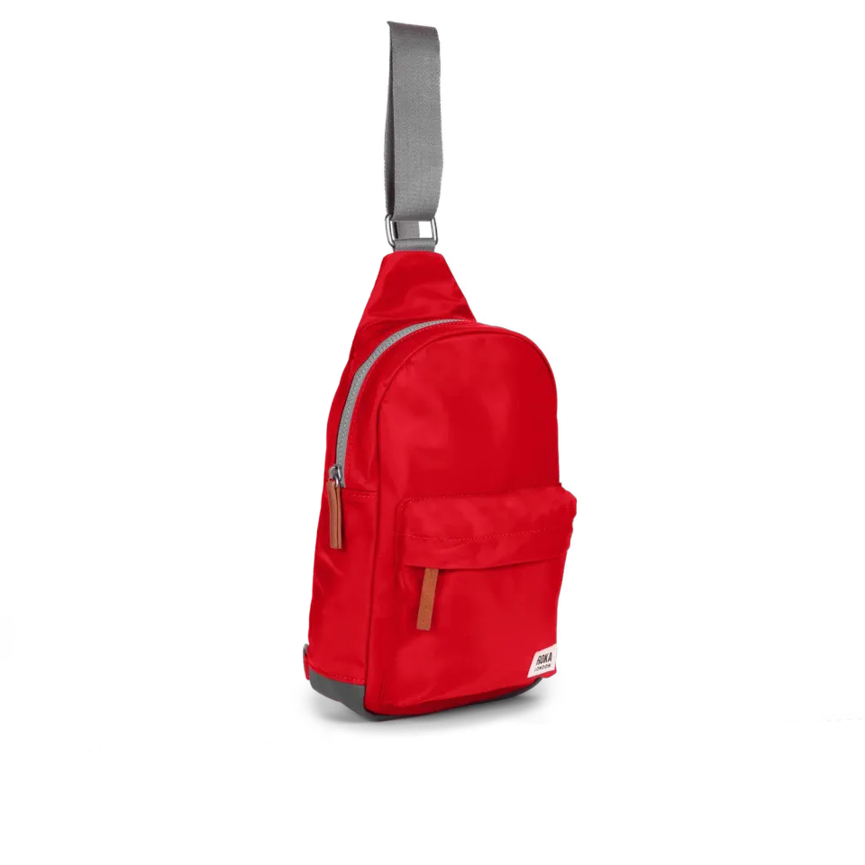 Roka Willesden slingtaske Cranberry Large 5 liter
