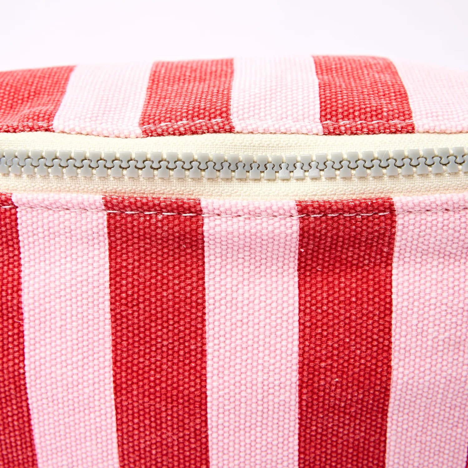 Roka London Mill Hill crossbody strawberry stripe bomuld 3,7L