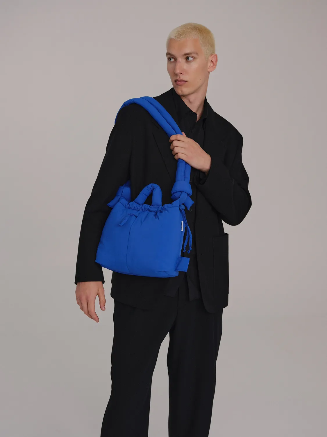 Ölend Ona Compact skuldertaske polstret med laptoprum