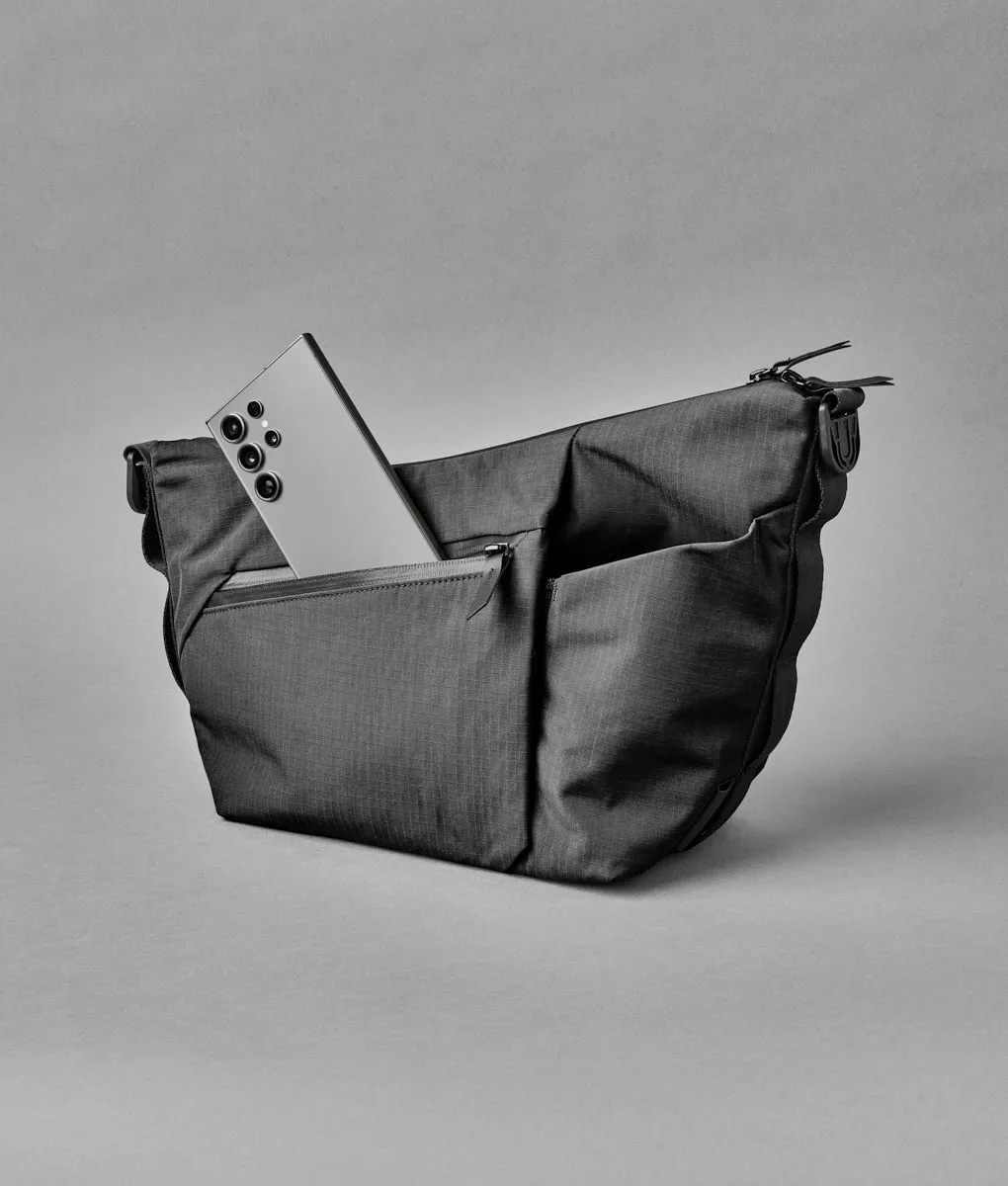 Alpaka Flow Satchel skuldertaske 4L sort