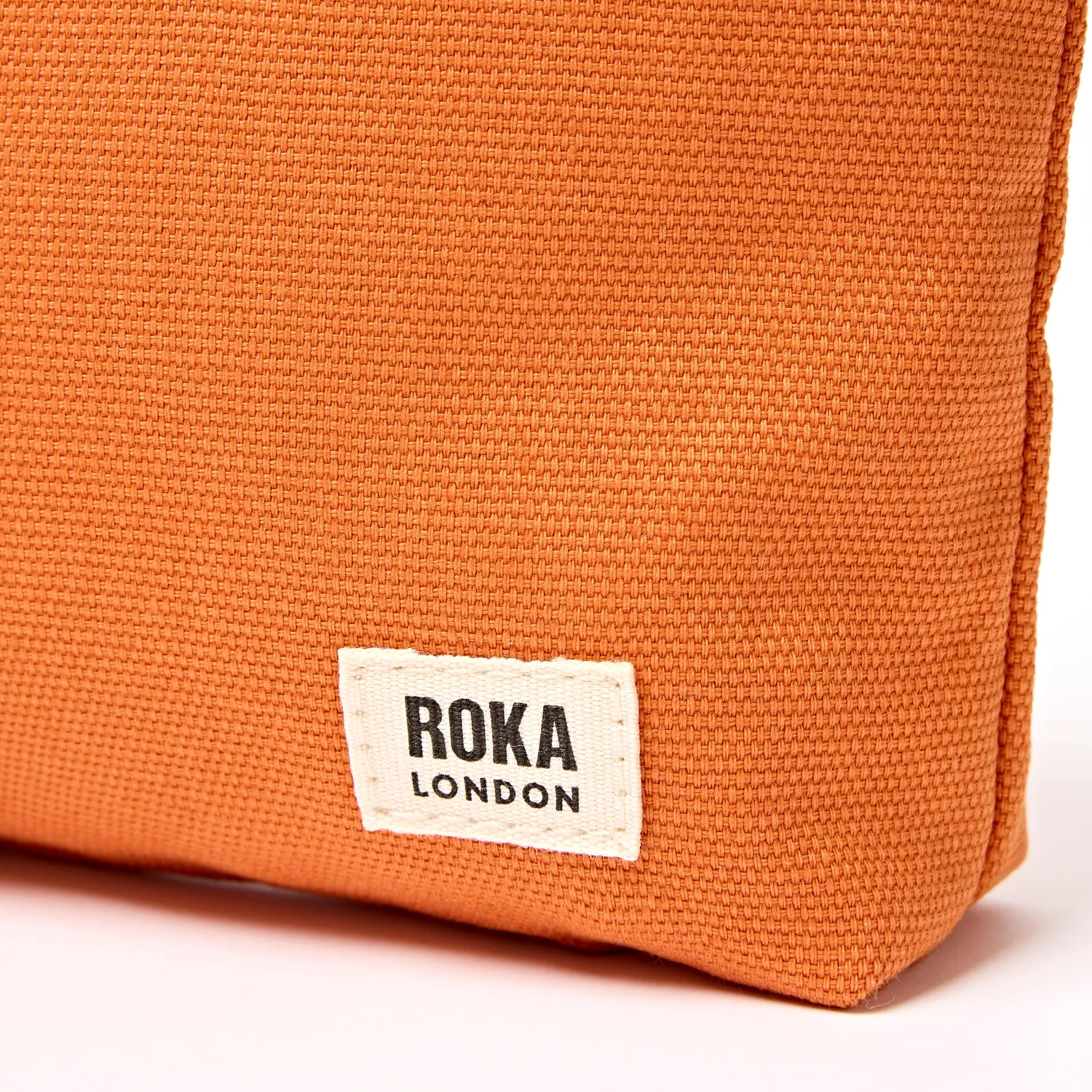 Roka London Maida Vale pouch Burnt Orange Medium 2,2 liter