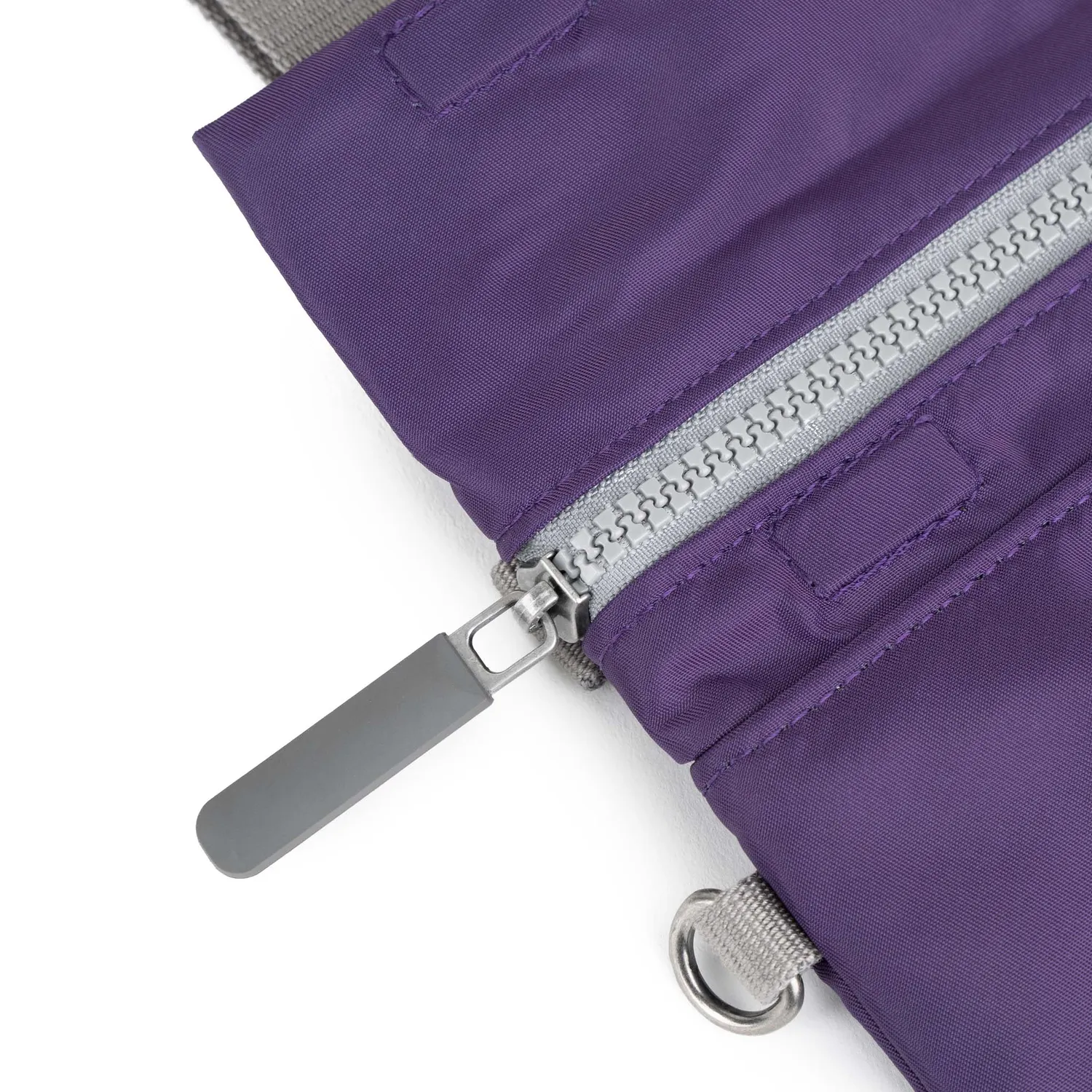Roka London Stratford Crossbody Small Majestic Purple 0,5 liter