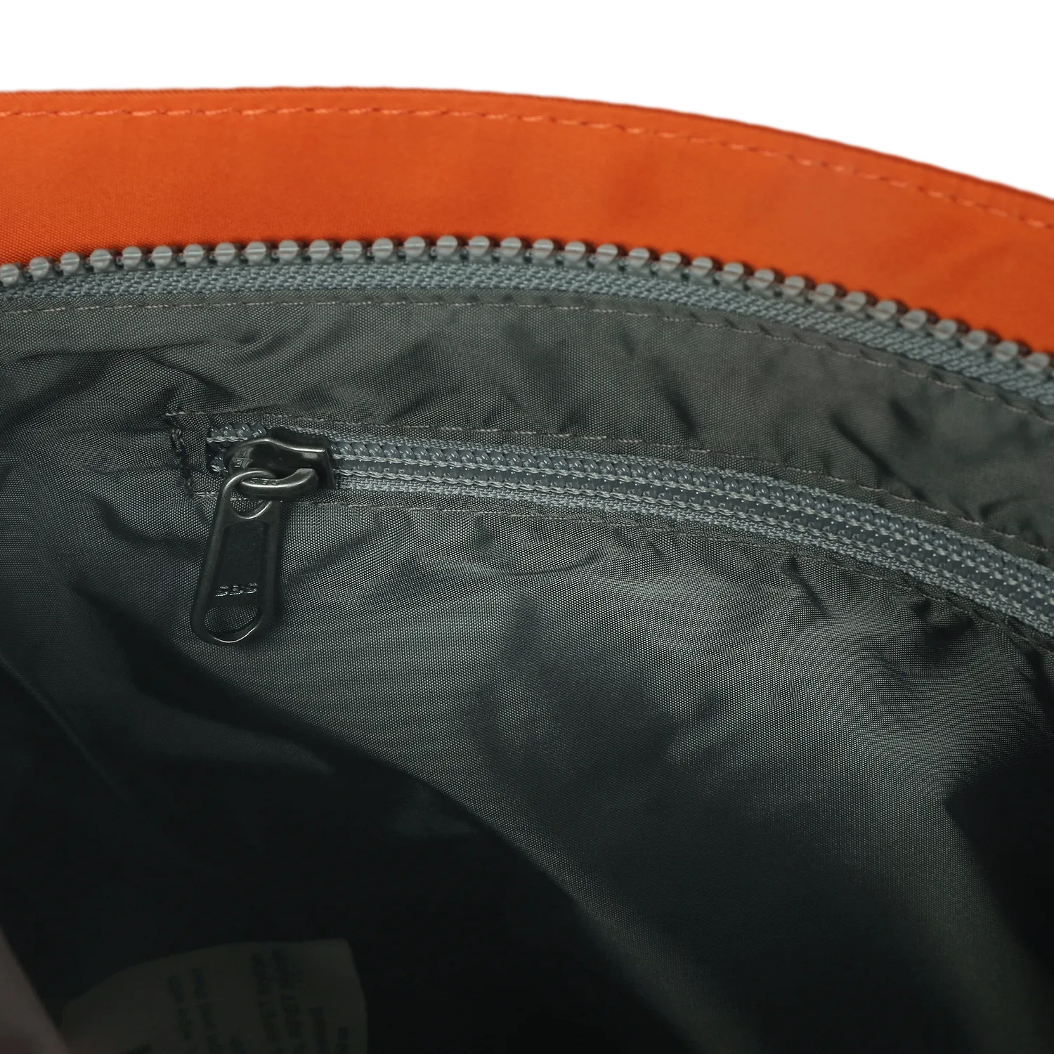 Roka London Kennington crossbody taske burnt orange medium