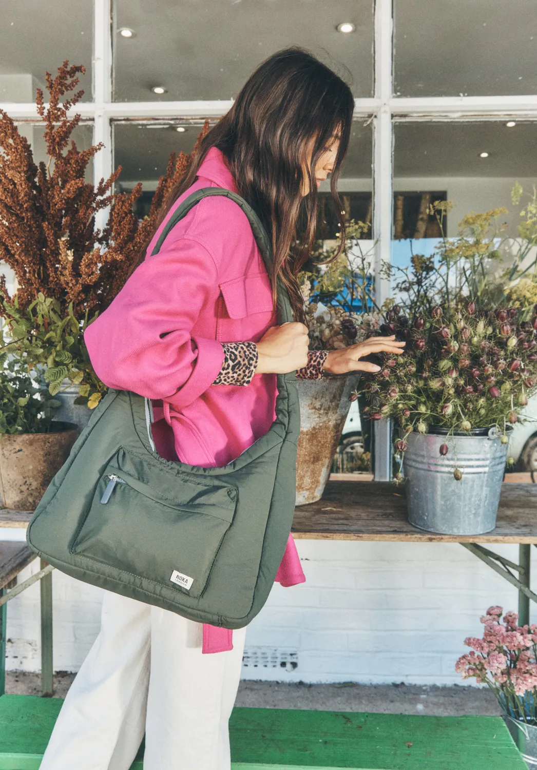 Roka London Belsize crossbody taske Medium oliven
