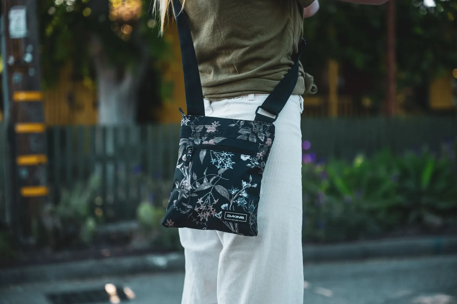 Dakine Jive crossbody Black Ripstop skulder