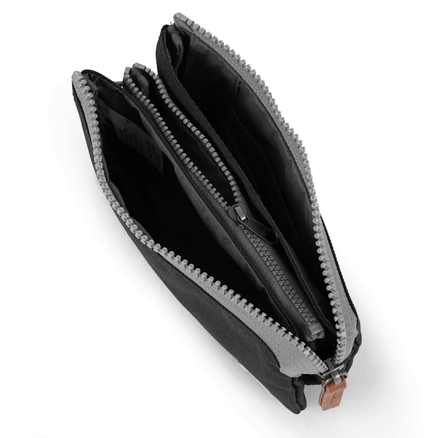 Roka London Carnaby pung Carbon small