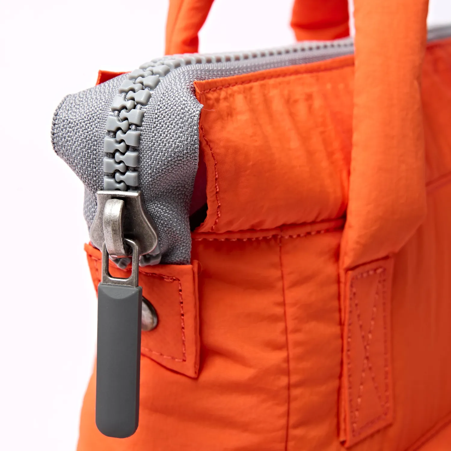 Roka London Bantry XS rygsæk Retro Tangerine 5,8 liter