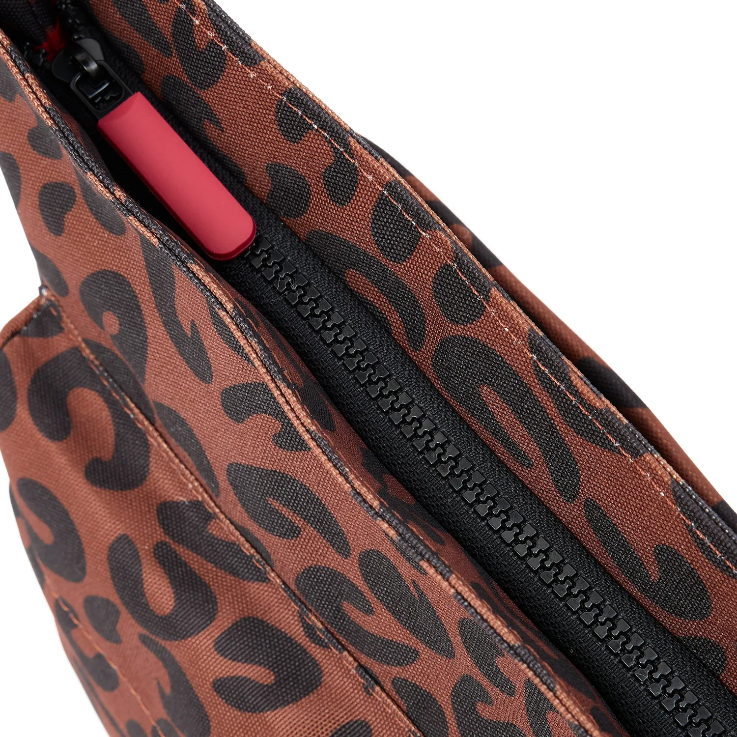 Roka London Kennington crossbody taske Scarlet Leopard