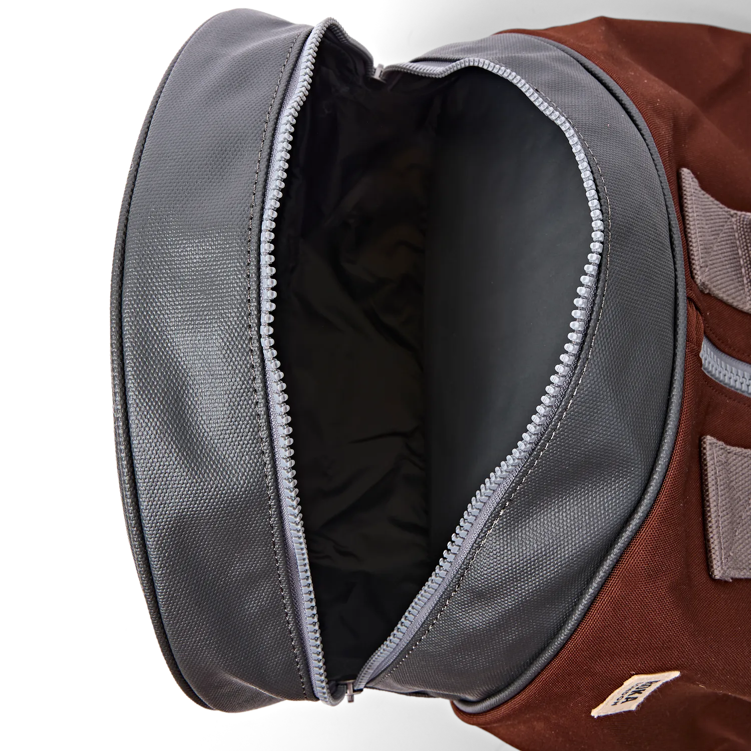 Roka London Heathrow Large duffeltaske Chocolate 50 liter