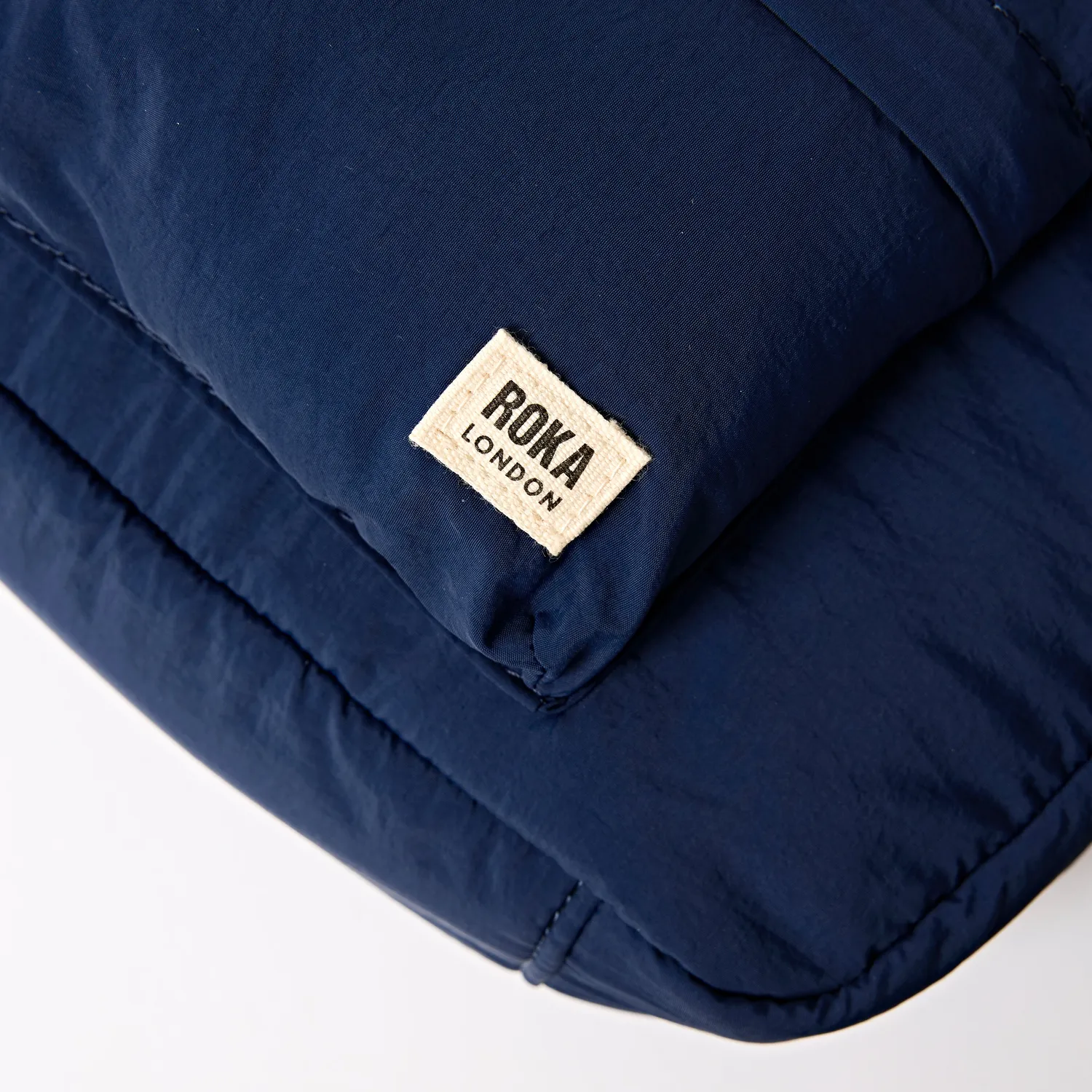 Roka London Belsize Small håndtaske Midnight 7 liter