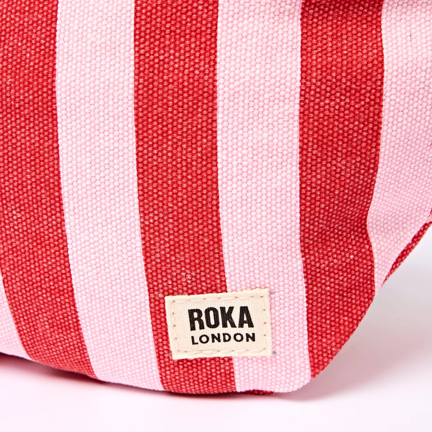 Roka London Mill Hill crossbody strawberry stripe bomuld 3,7L