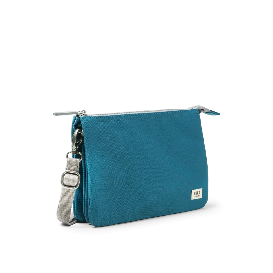 Roka London Carnaby crossbody taske Marine XL 0,5 liter
