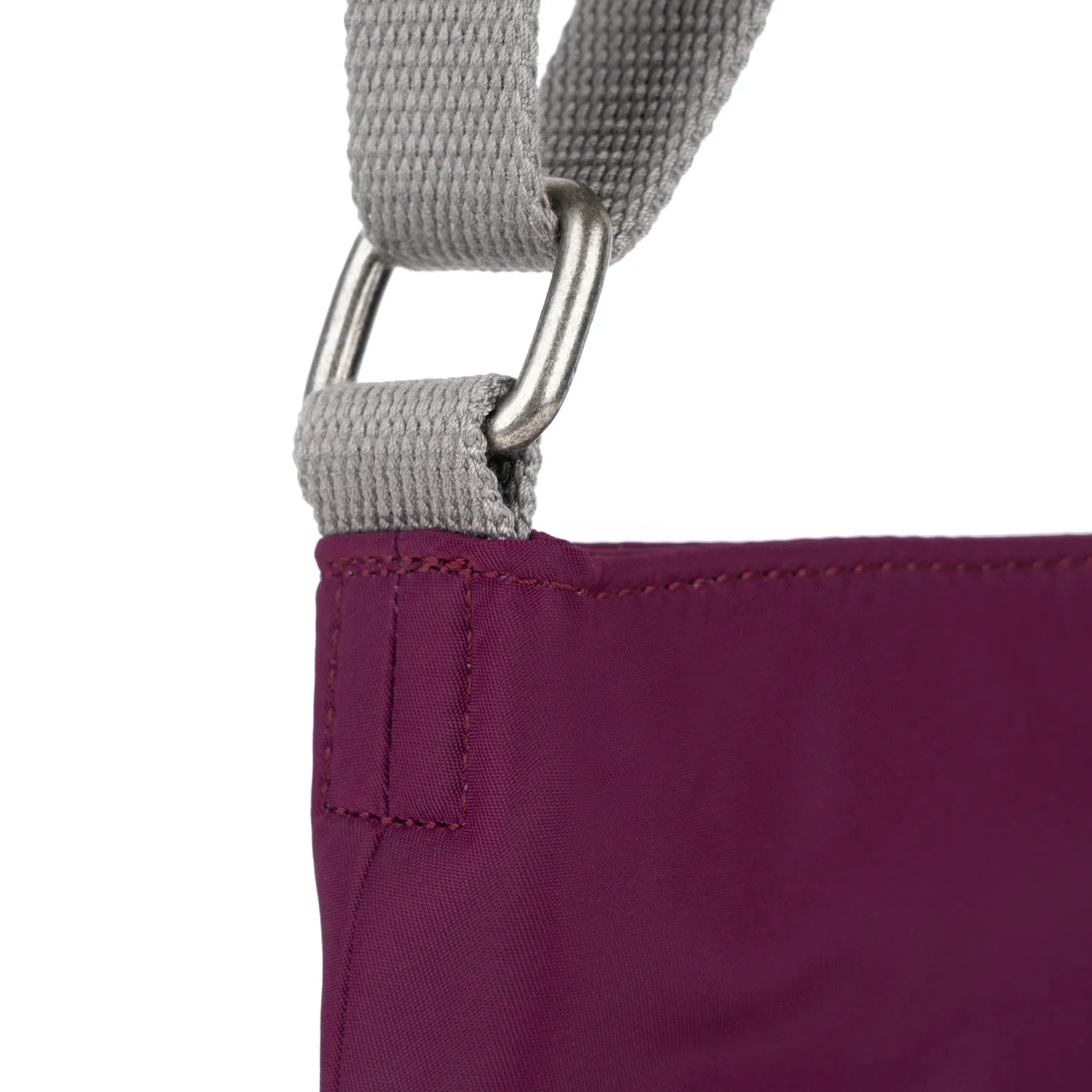 Roka London Kennington crossbody taske M burgundy 2,7 liter