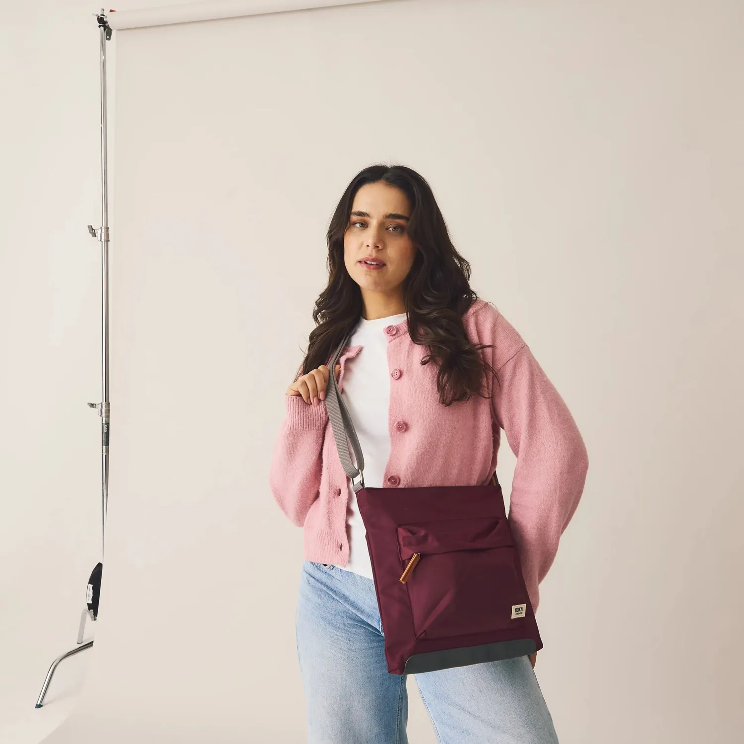 Roka London Kennington Crossbody taske Medium 2,7 liter
