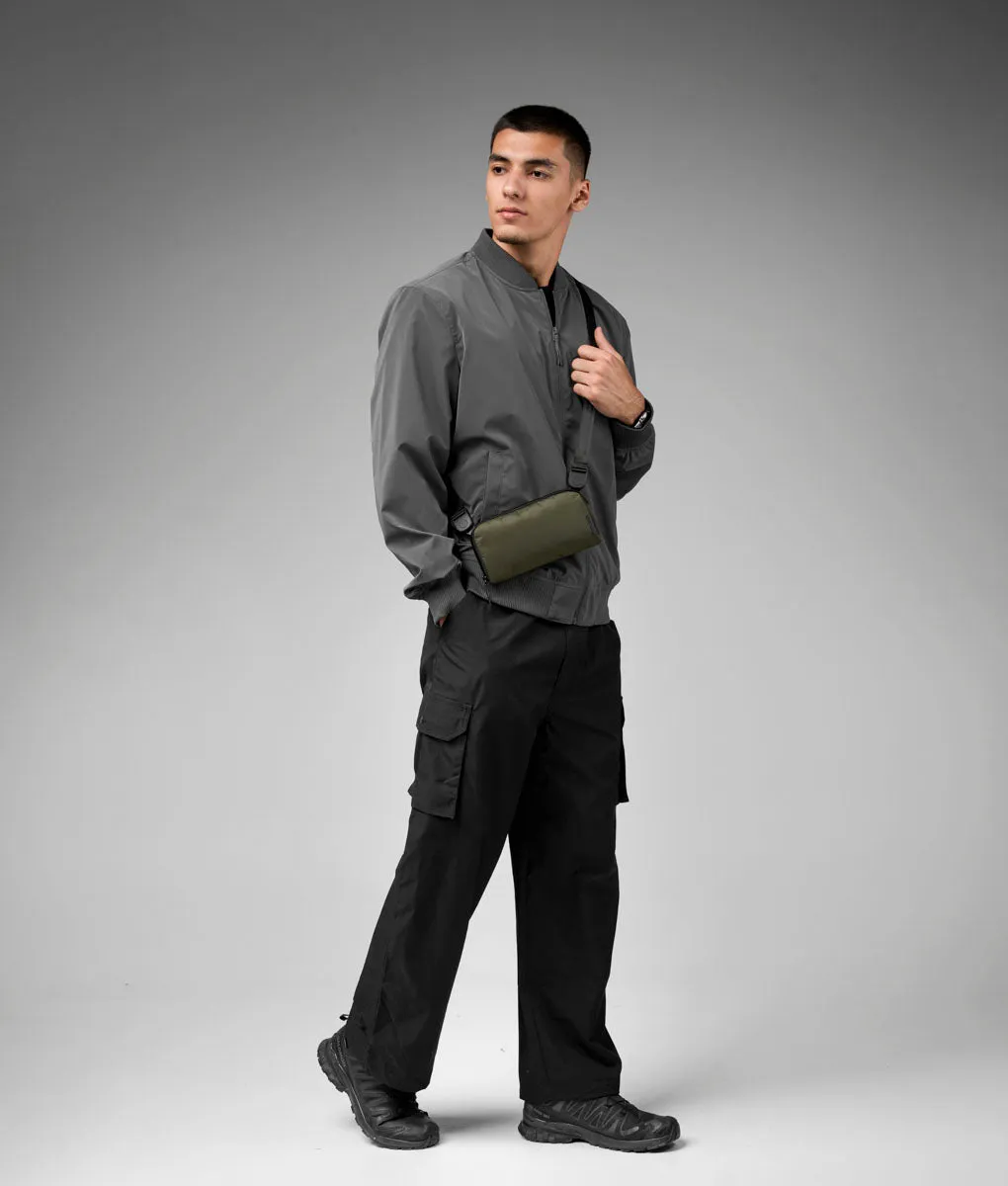 Alpaka Flight Pouch rejsepung sort Ultradyne slank
