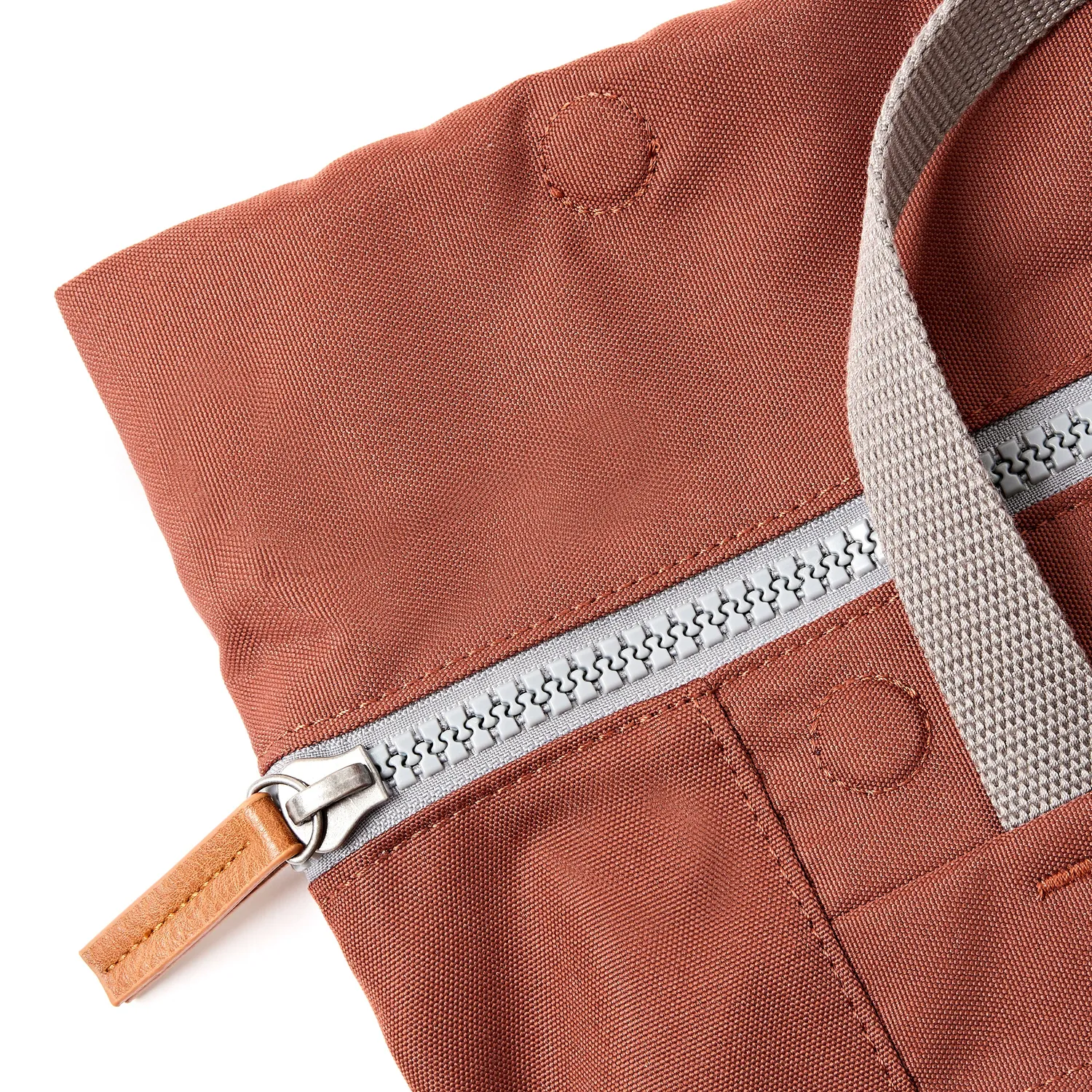 Roka London Finchley Henna rygsæk Small laptoprum