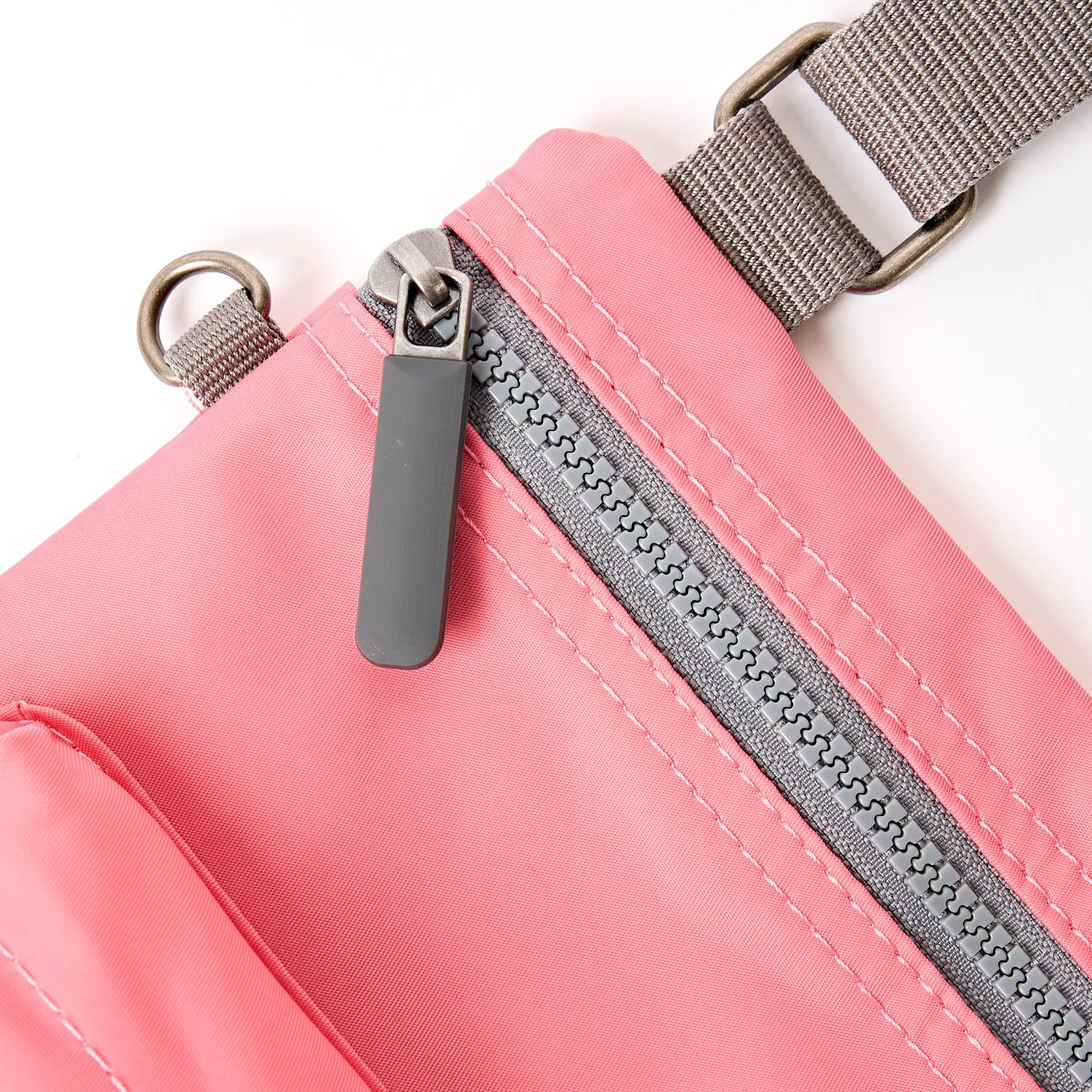 Roka London Chelsea B Medium crossbody taske Pink Lemonade 0,6 L