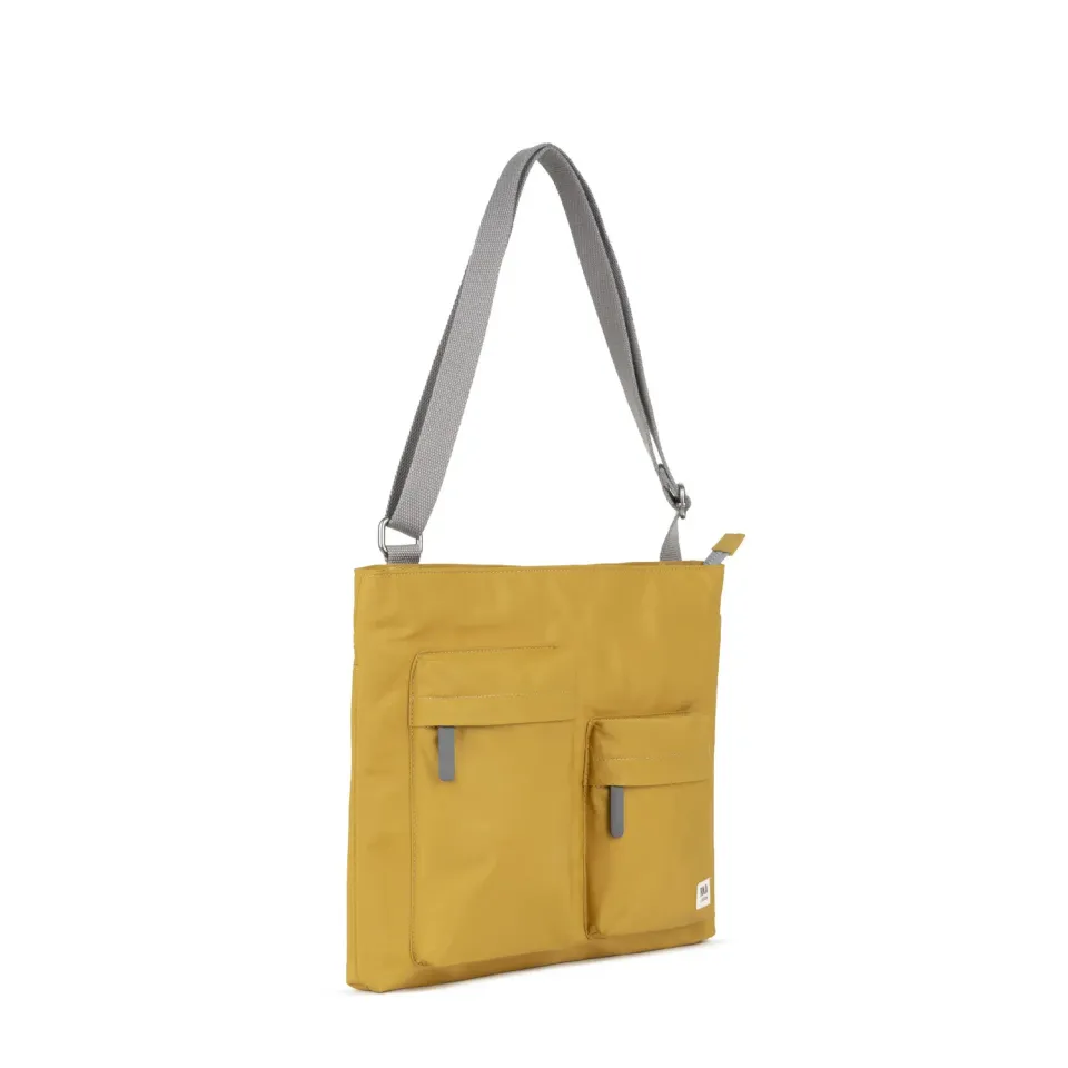 Roka London Moorgate messenger taske Corn Medium