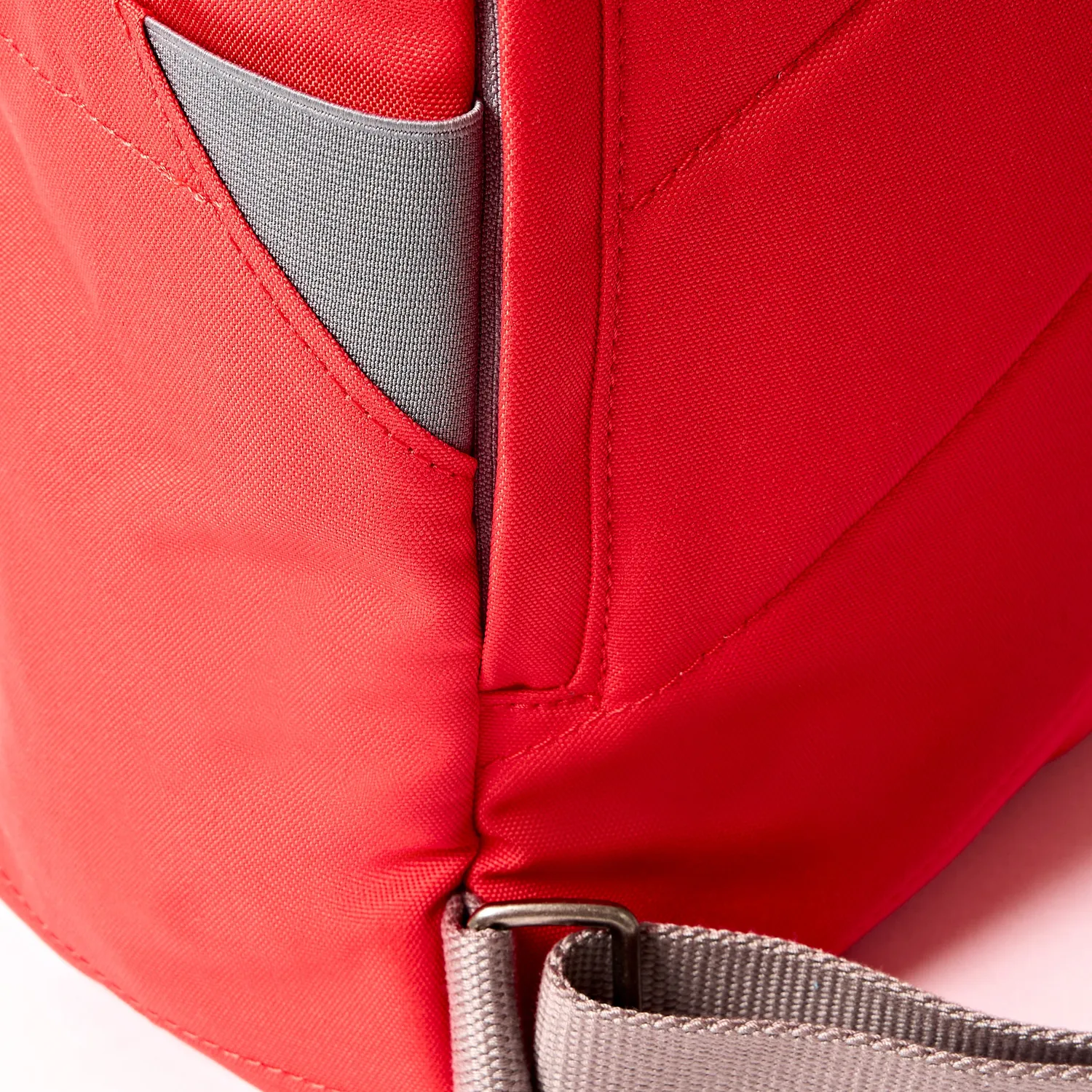 Roka London Finchley rygsæk Scarlet Medium laptop 15" vandtæt