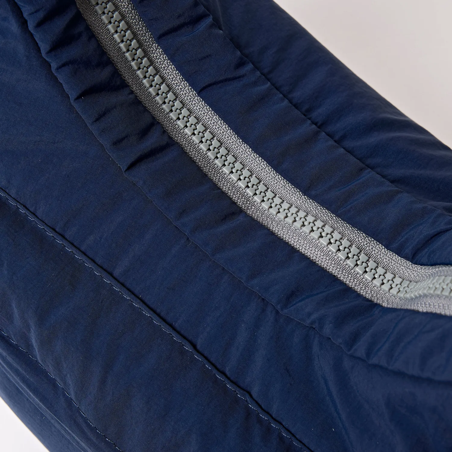 Roka London Belsize Small håndtaske Midnight 7 liter