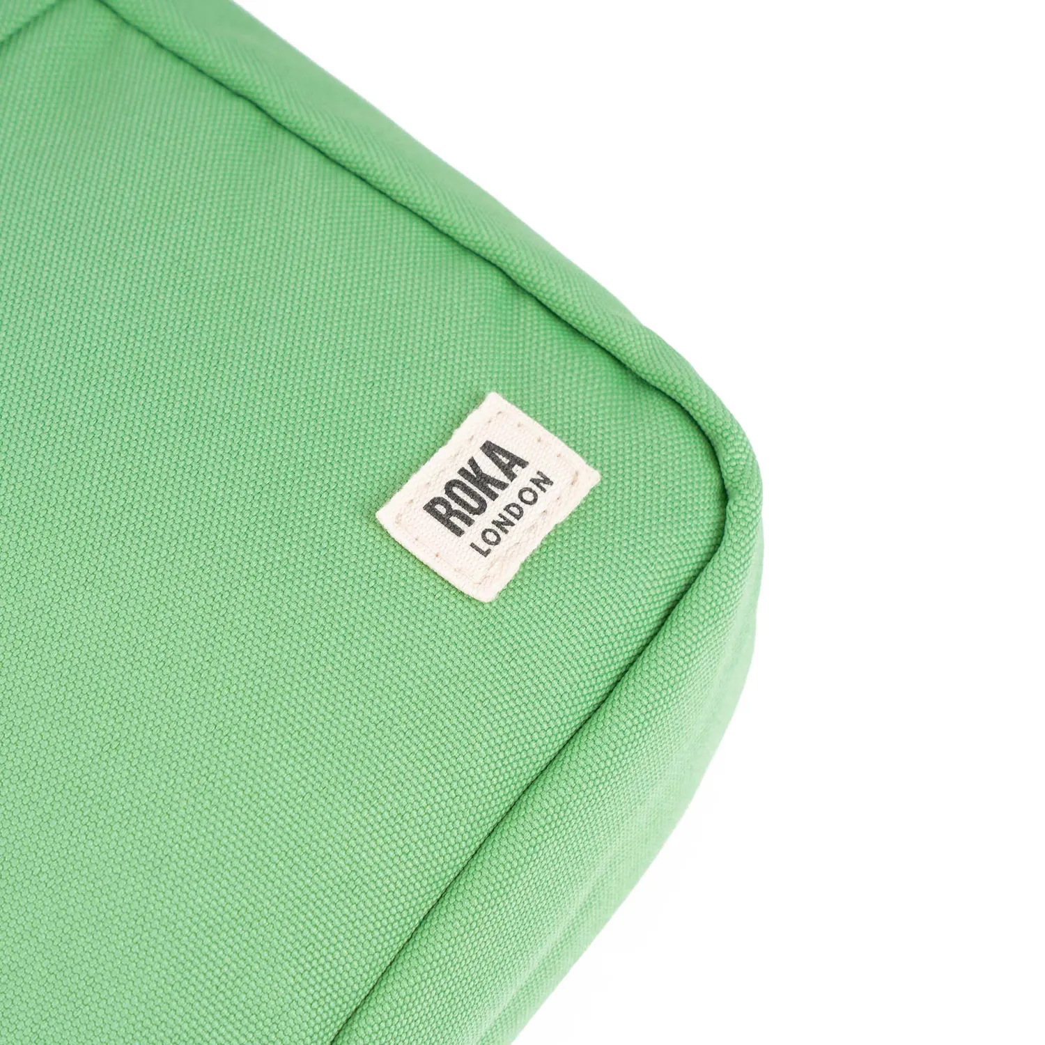Roka London Bond Pocket crossbody taske peppermint small vejrbestandig