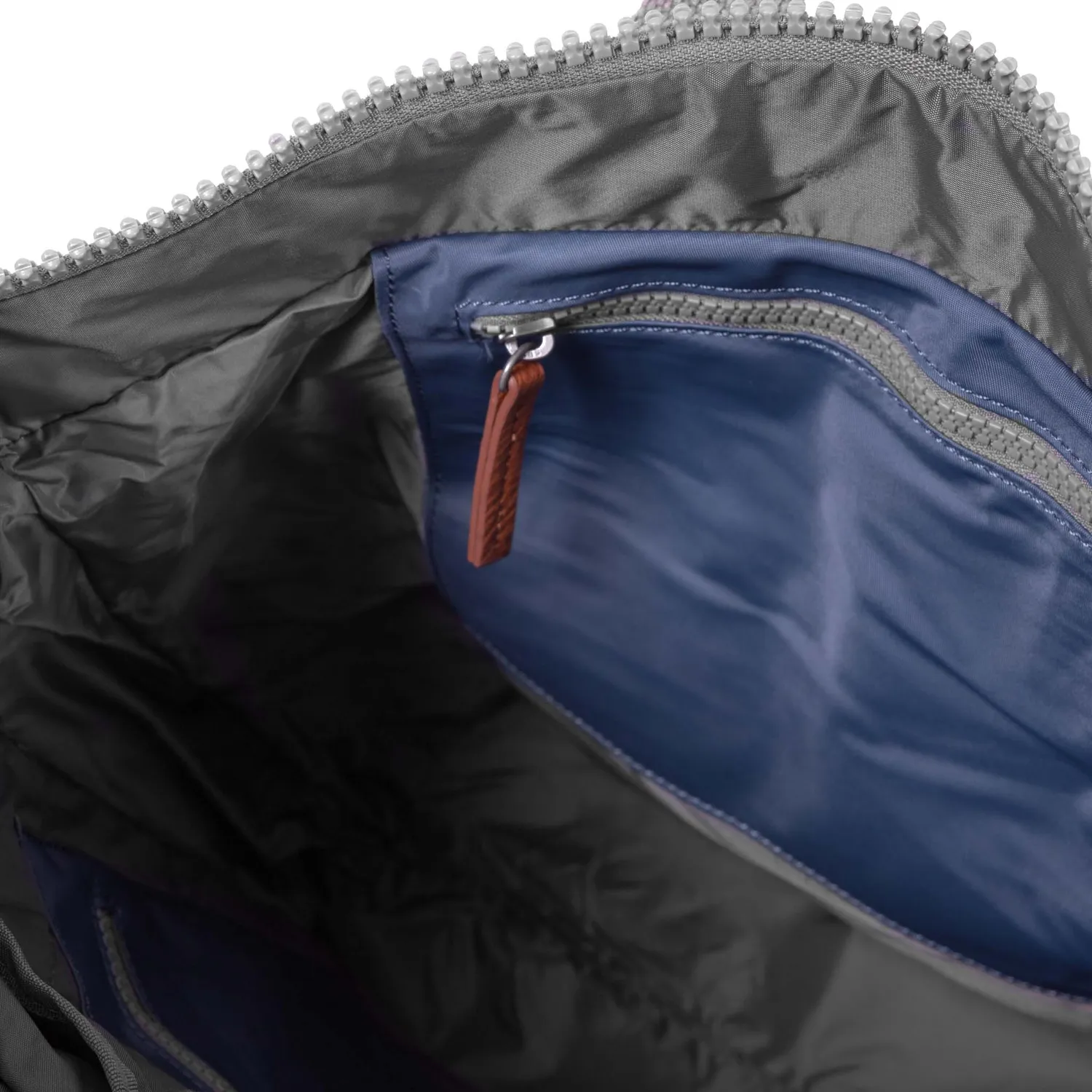 Roka London Canfield Airforce rygsæk medium 16,4 liter